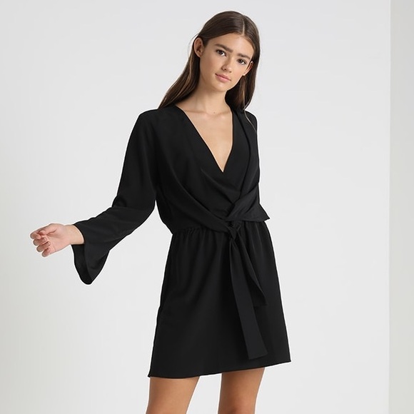 Topshop Dresses & Skirts - Topshop Tiffany Knot Dress